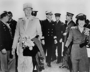 Eleanor Roosevelt & Mrs. MacArthur